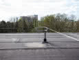 Stałe systemy asekuracyjne bez tajemnic. Jak bezpiecznie pracować na dachu?